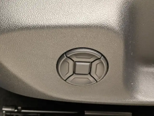 Volkswagen T-Roc view 10