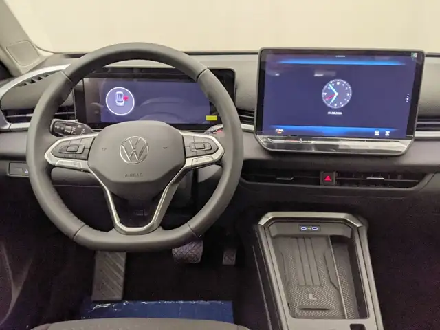 Volkswagen T-Roc view 7