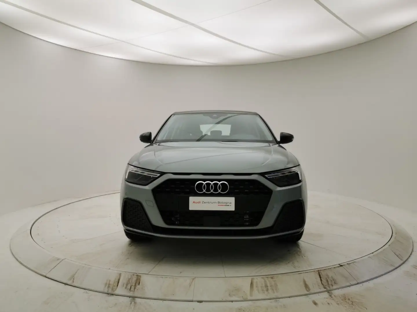 Audi A1 SPB 30 TFSI S tronic Business siva - 2