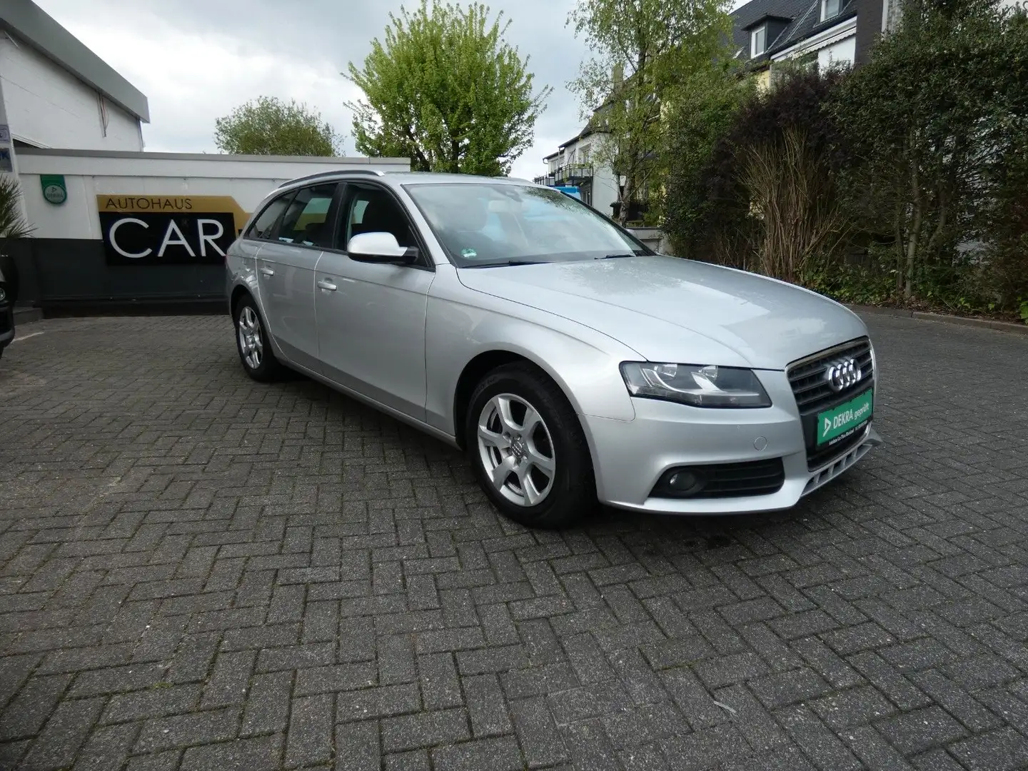Audi A4 1.8 TFSI Avant/1.Hand /Automatik/Navi/16"Zoll Argent - 1