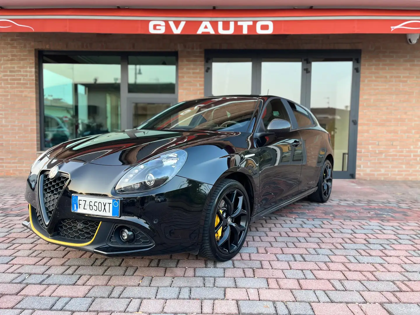 Alfa Romeo Giulietta 1.6 jtdm Carbon Edition 120cv Noir - 1