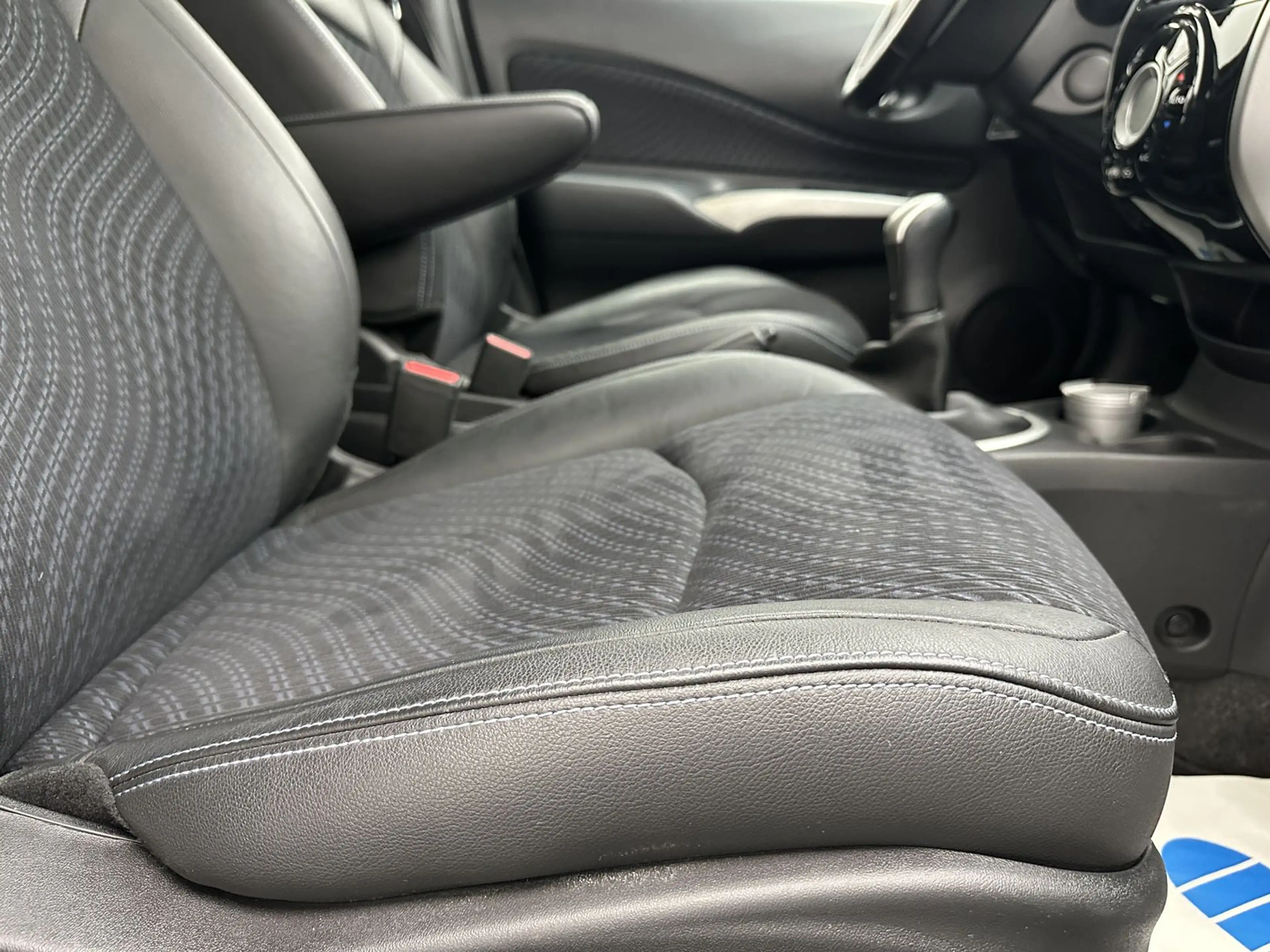 Nissan Note Tekna "NAVI-CAM-SITZH-MULTI-TEMPO-ALU" — photo 9