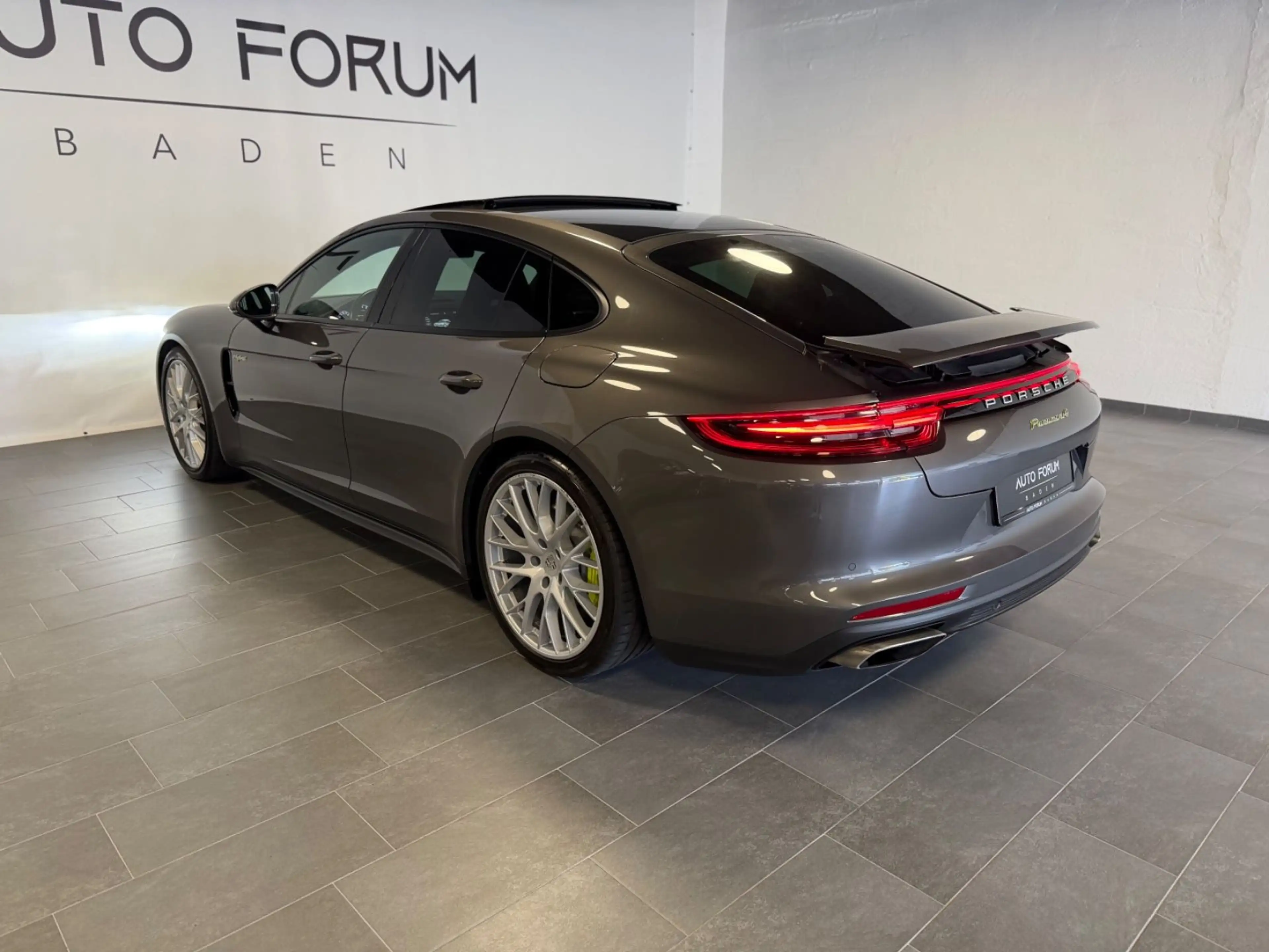 Porsche Panamera 4 E-Hybrid Chrono*Pano*Kamera*Bose* — photo 9