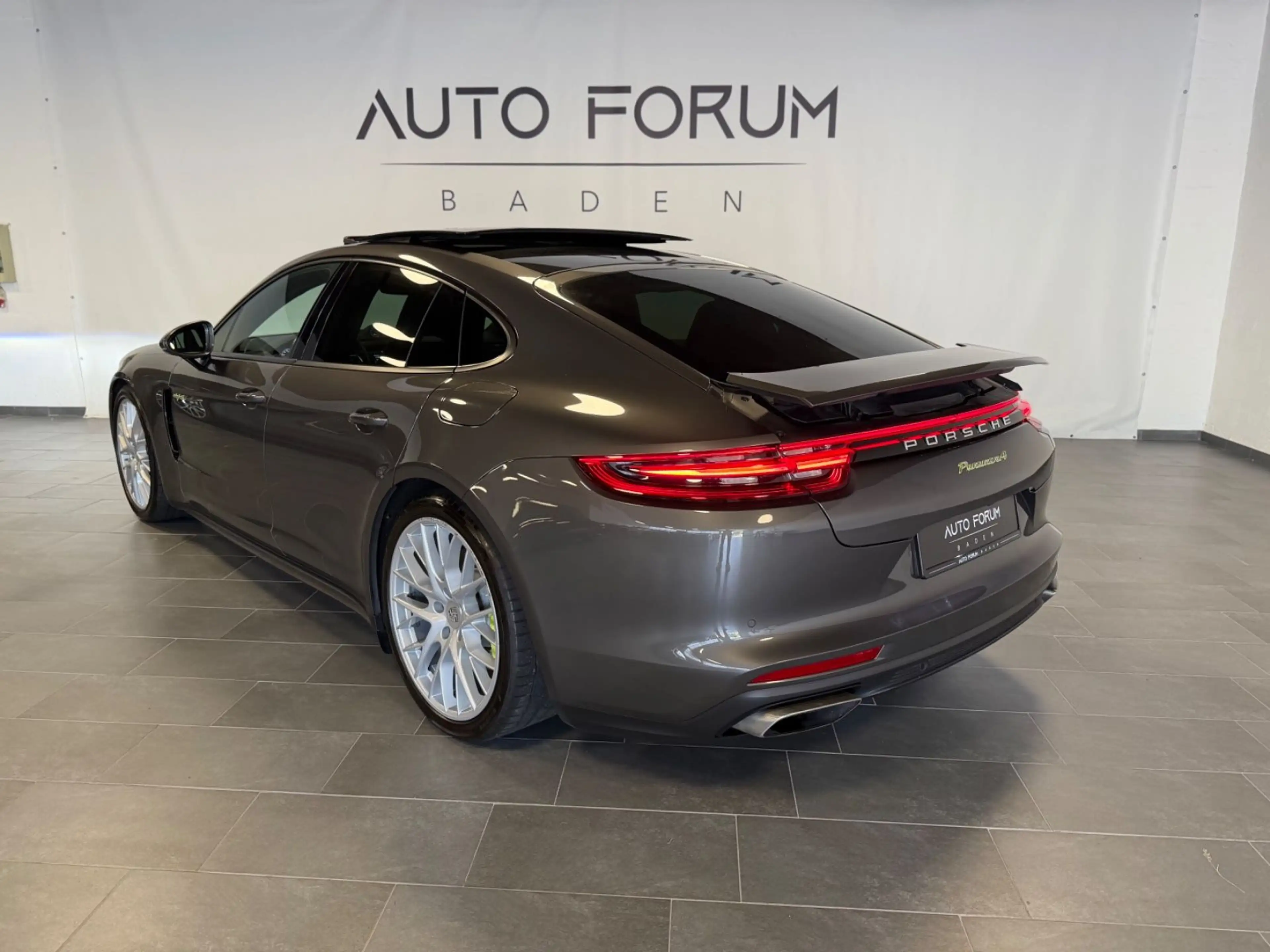 Porsche Panamera 4 E-Hybrid Chrono*Pano*Kamera*Bose* — photo 6