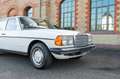 Mercedes-Benz 230 (W123) Aus 2.Hand!! Orig. 87.0000 KM !! White - thumbnail 11