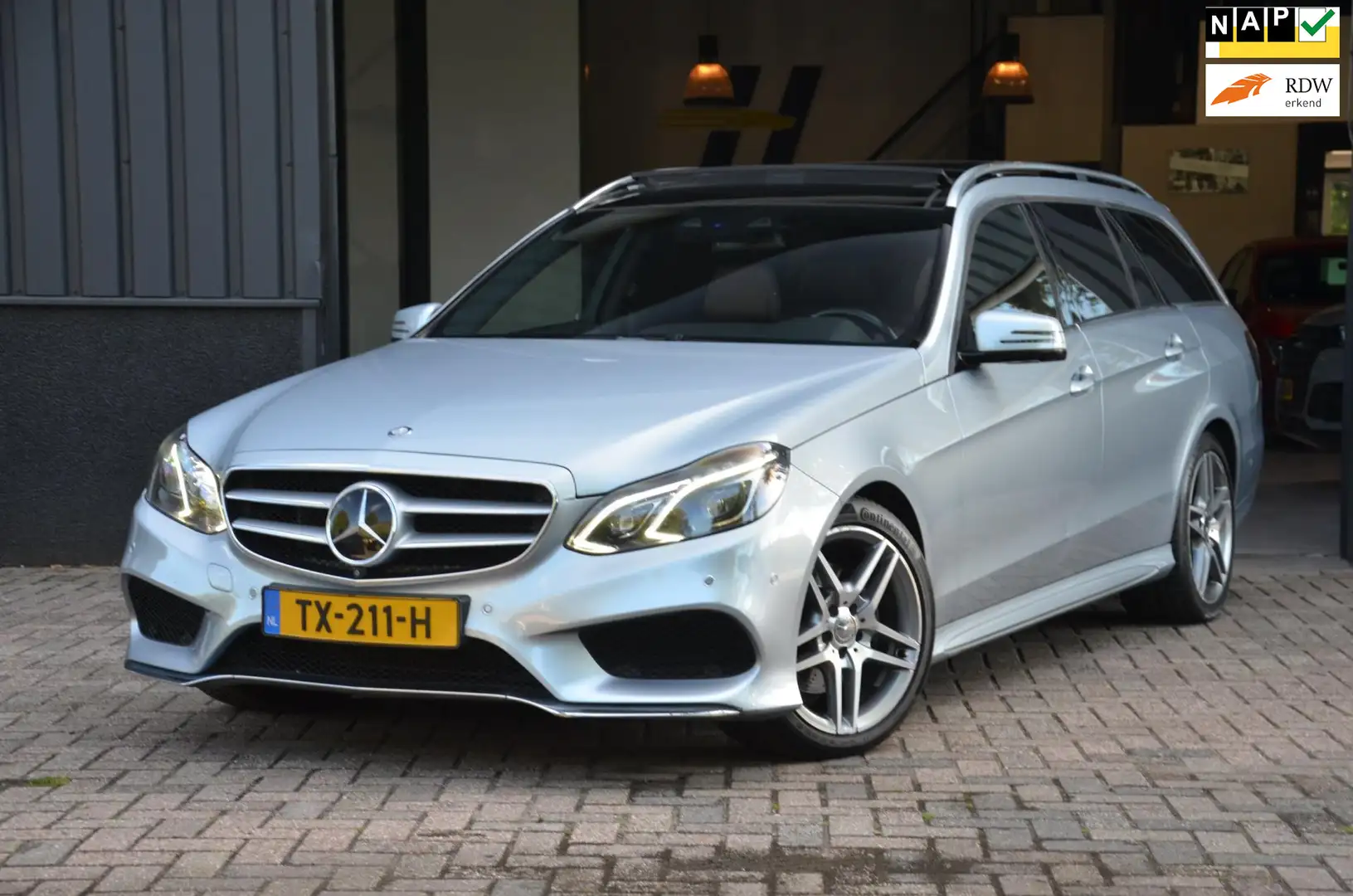Mercedes-Benz E 300 Estate 4MATIC Edition Sport Elegance Gri - 1