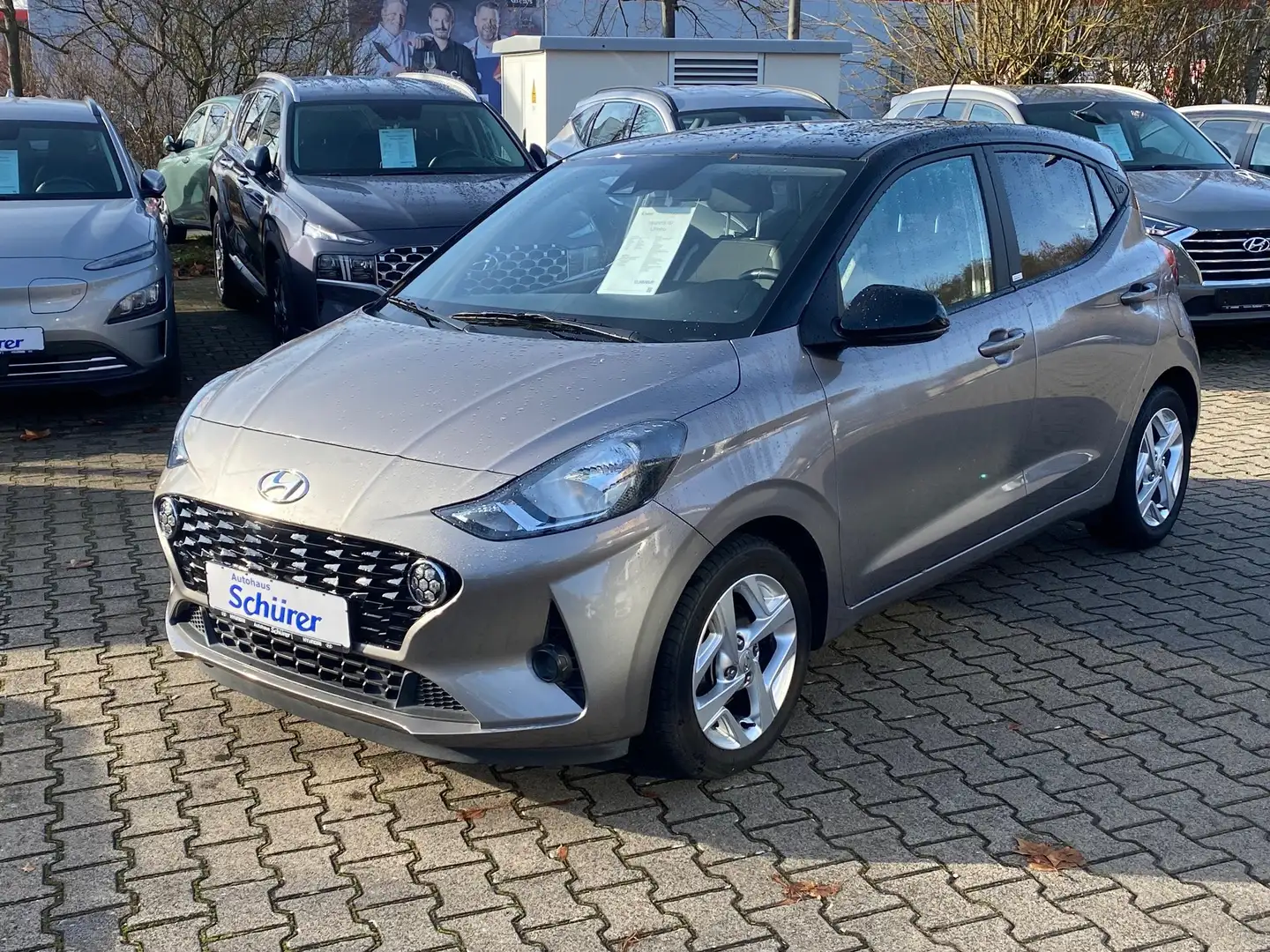 Hyundai i10 1.2 Intro Edition Braun - 1