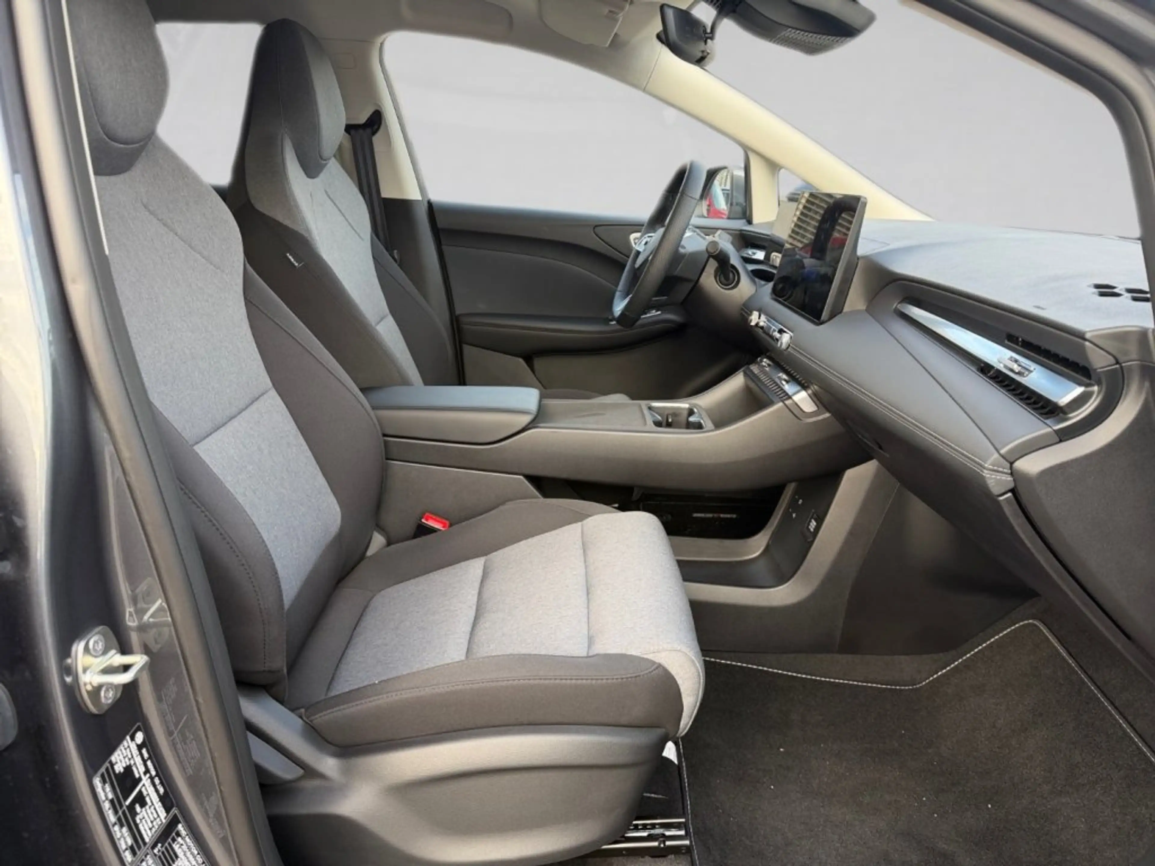 MG MG4 Urban Luxury — photo 12