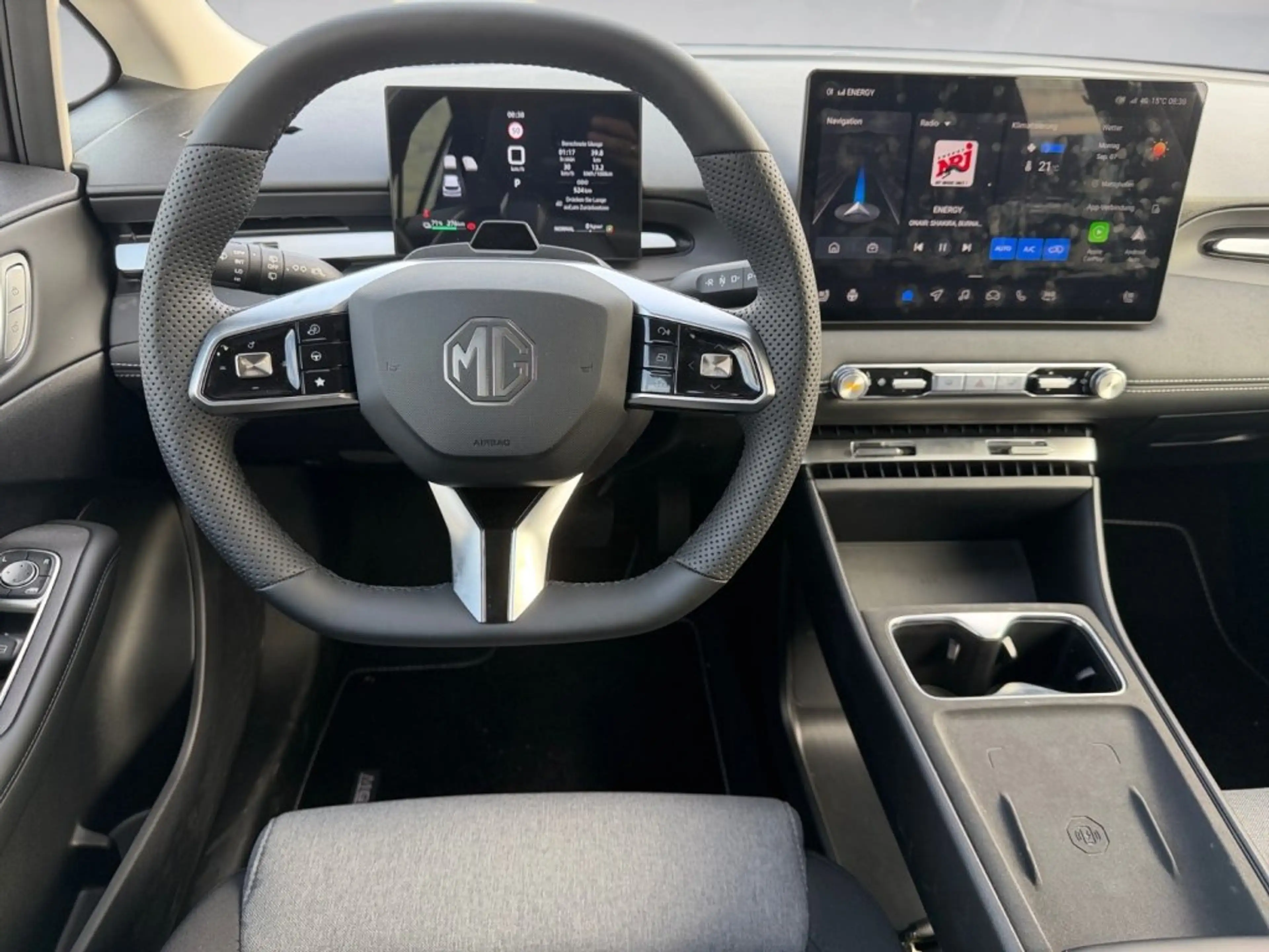 MG MG4 Urban Luxury — photo 9
