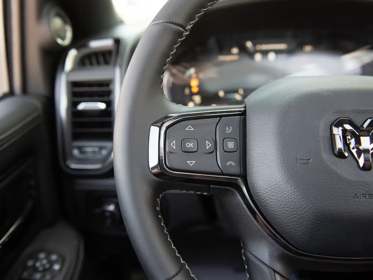 RAM 2500 снимка RAM 2500