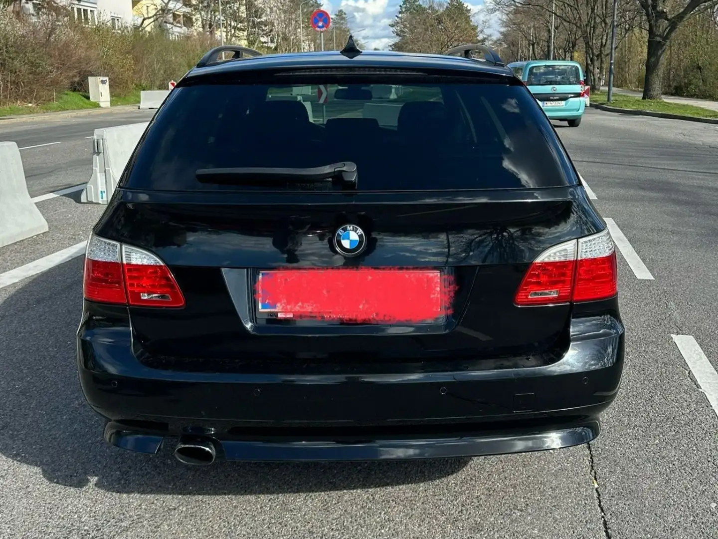 BMW 520 520d Touring Schwarz - 2