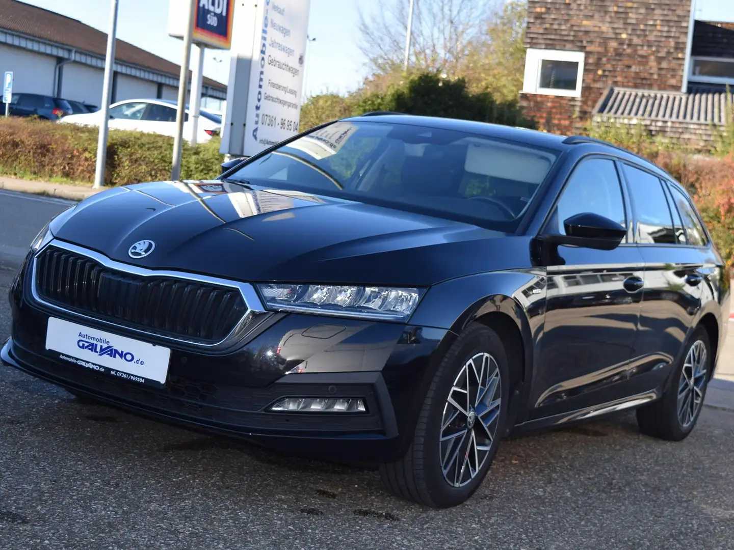 Skoda Octavia Clever Tempo MassageSitze Schwarz - 1