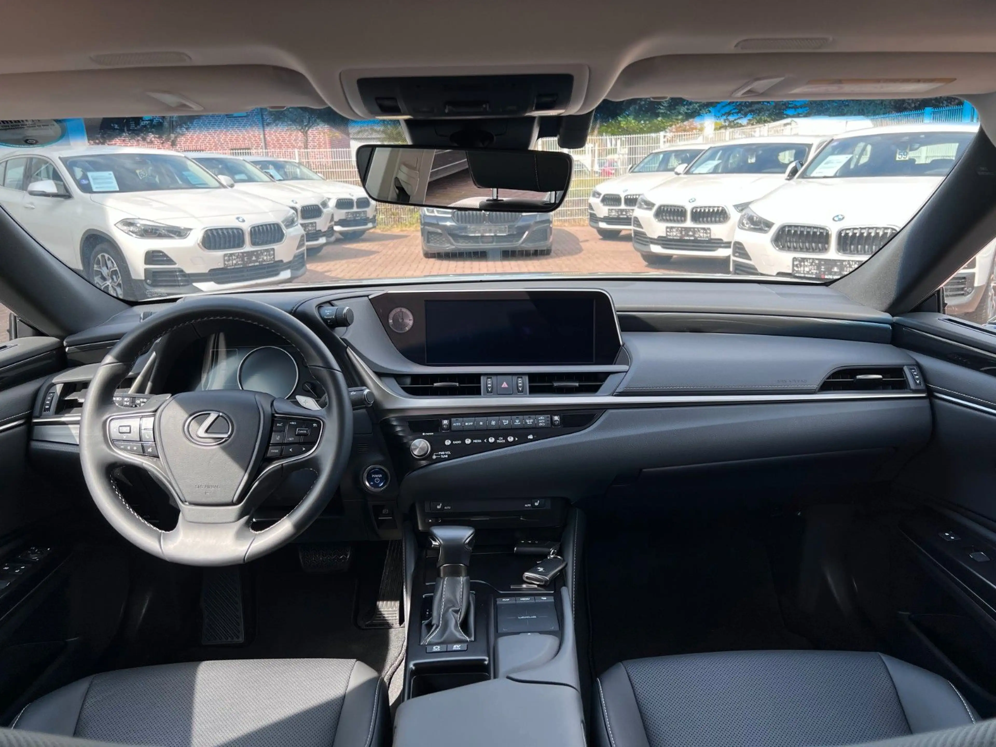 Lexus ES 300 300H HEV EXPLORE LINE — photo 12