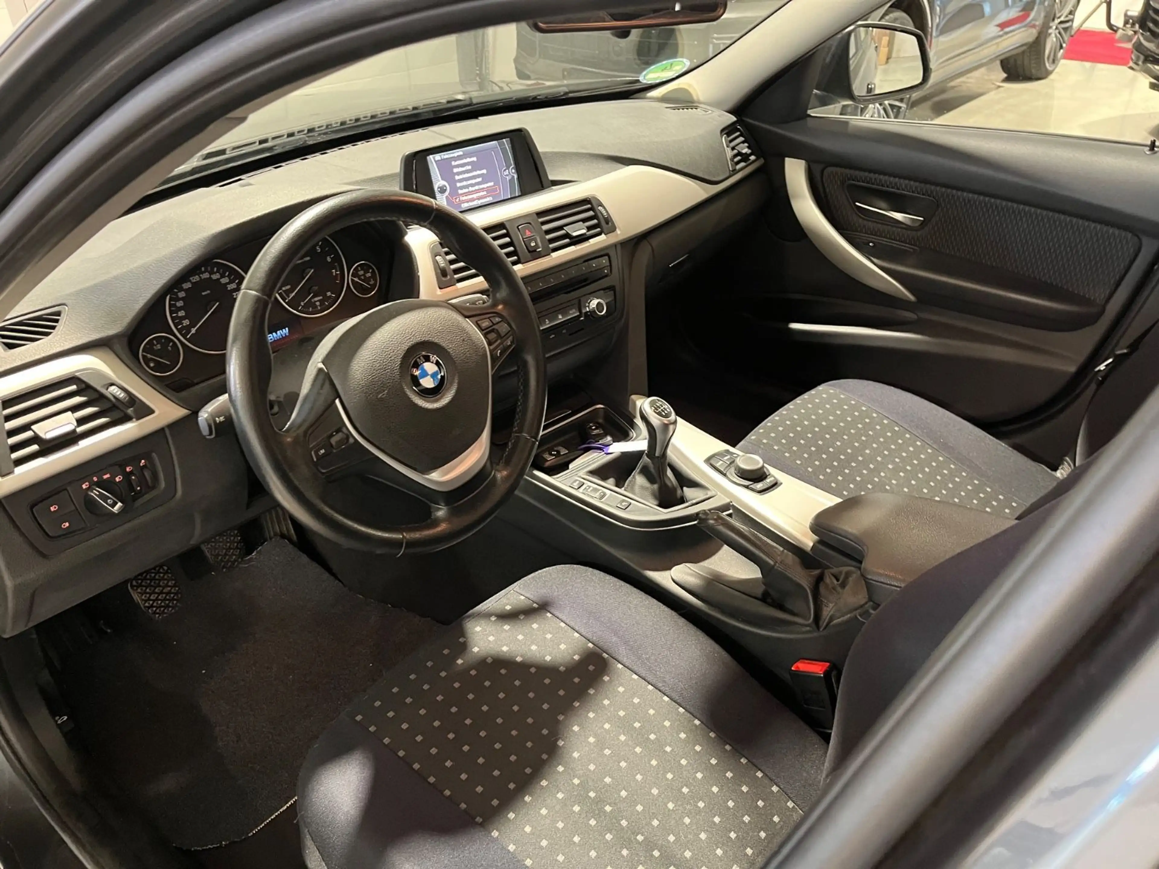 BMW 316 i Limo 1.Hand 8-fach EURO6 — photo 10
