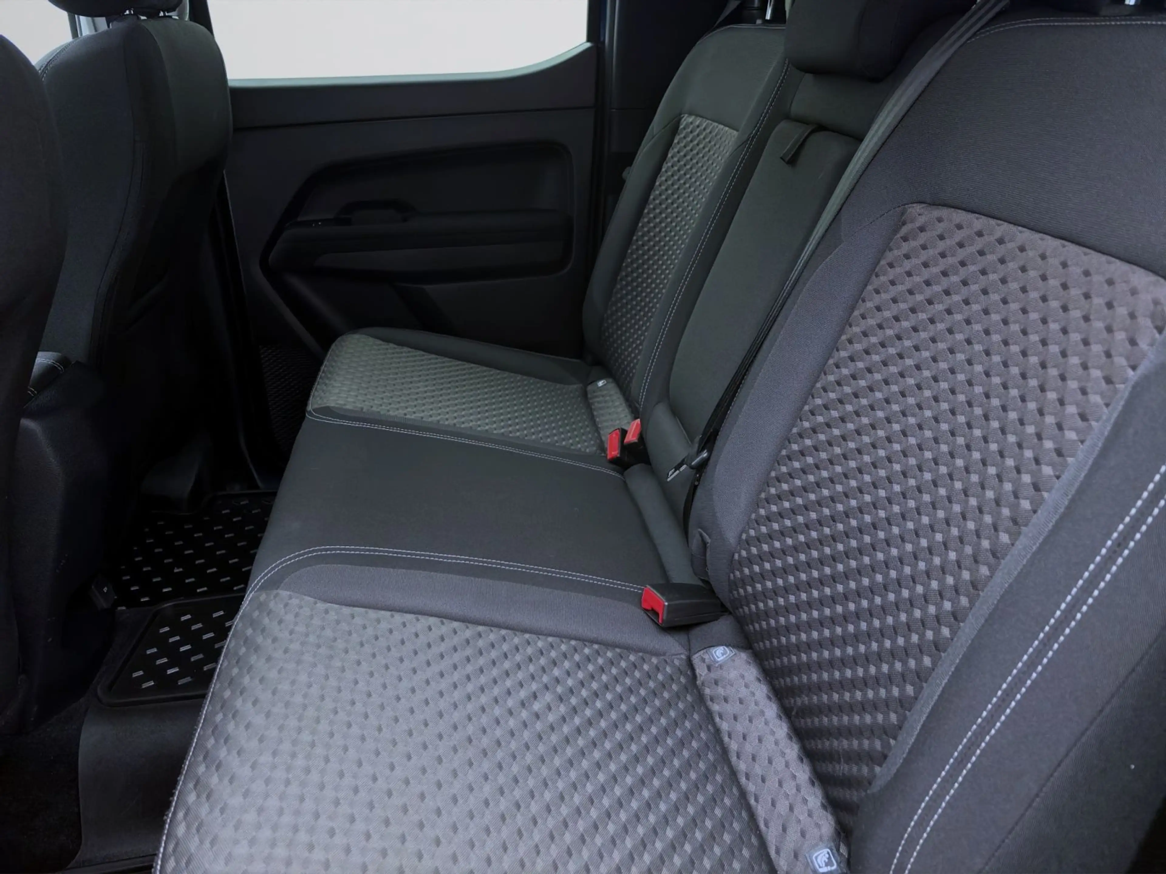 Volkswagen Amarok 2.0 TDI 4M LIFE KAMERA SITZHZG KLIMA LED — photo 15