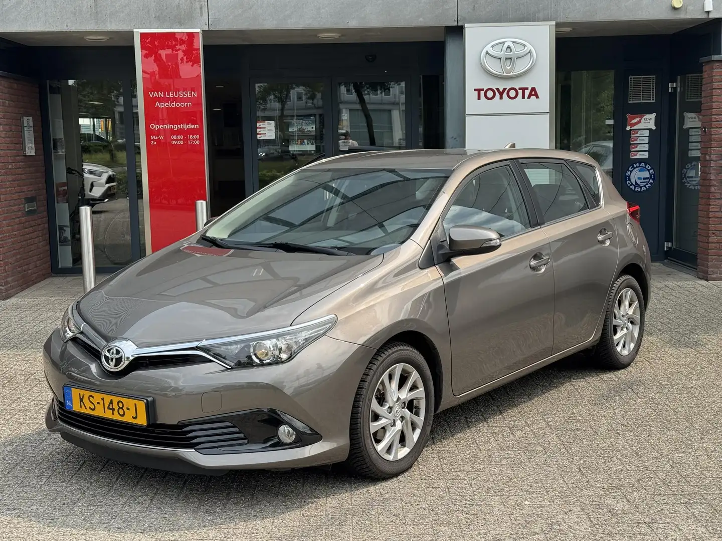 Toyota Auris 1.2 TURBO ASPIRATION 4S-BANDEN NAVI CLIMA CRUISE B Gris - 1