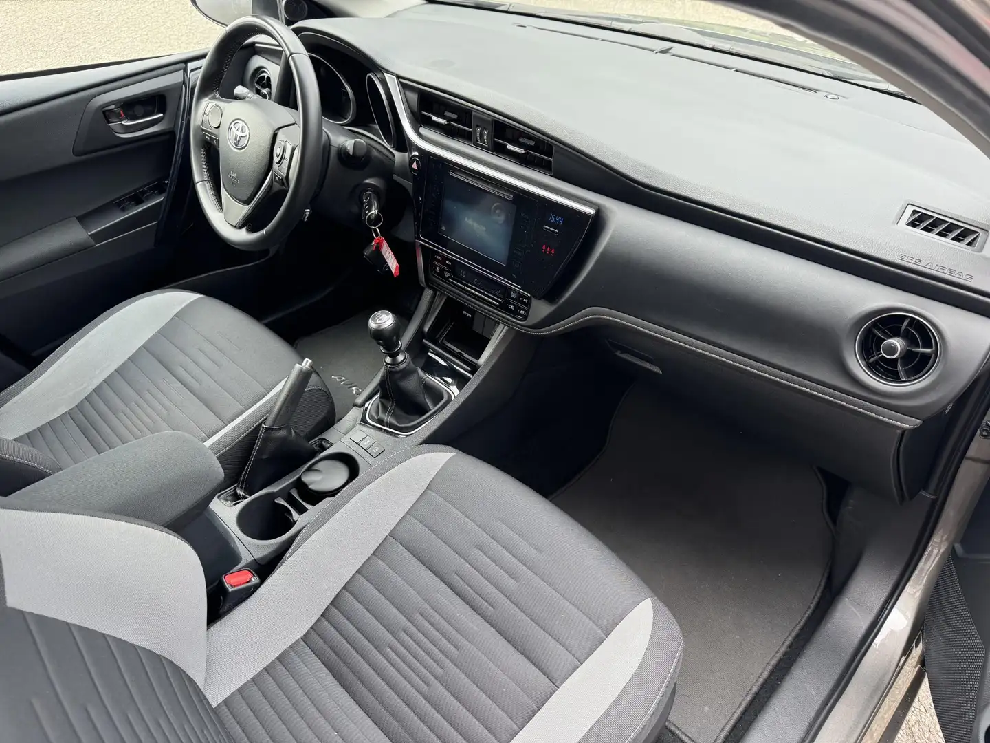 Toyota Auris 1.2 TURBO ASPIRATION 4S-BANDEN NAVI CLIMA CRUISE B Gris - 2