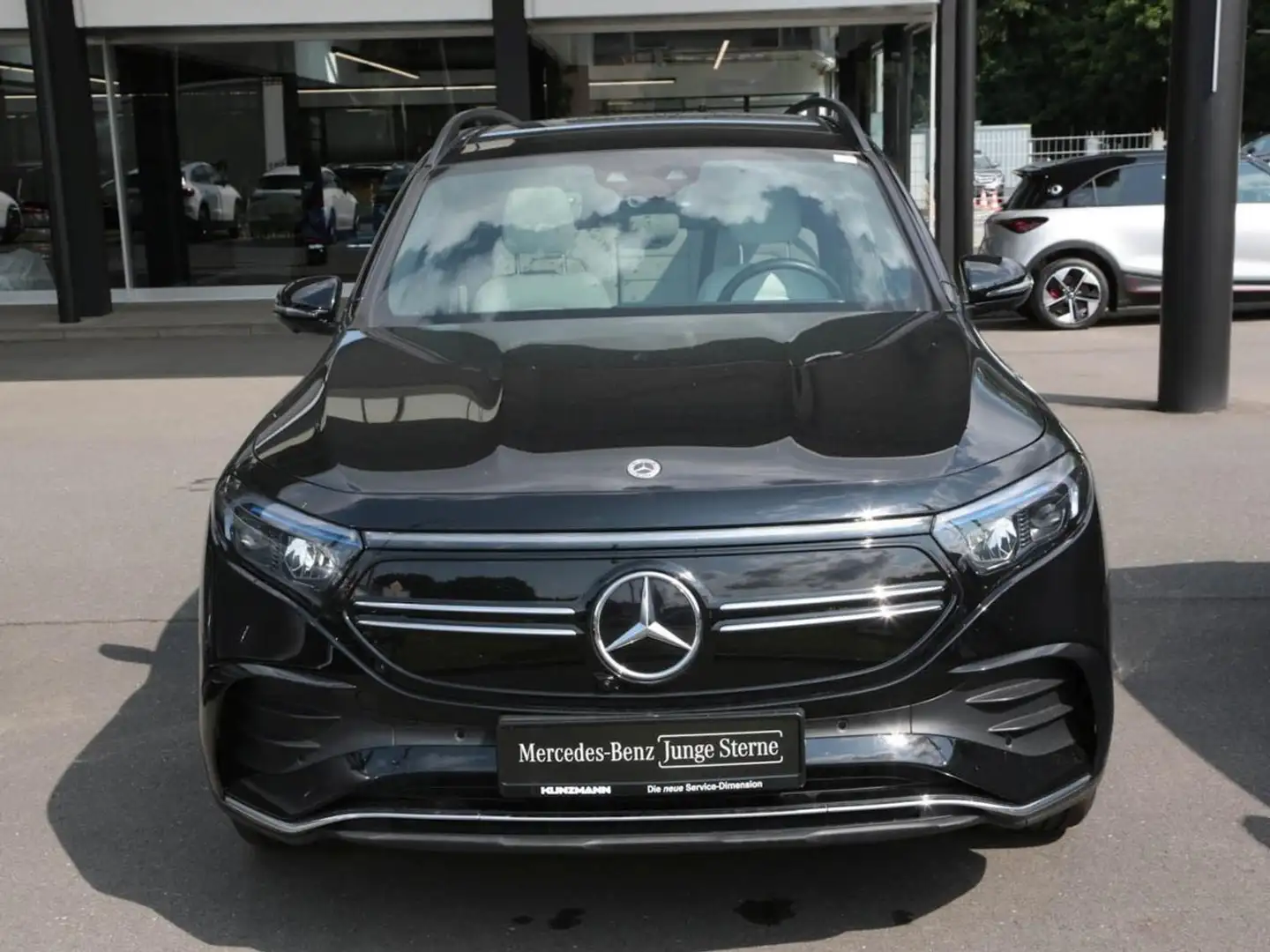 Mercedes-Benz EQB 250 AMG Edition 1 Panorama Easy-Pack 360° Černá - 2