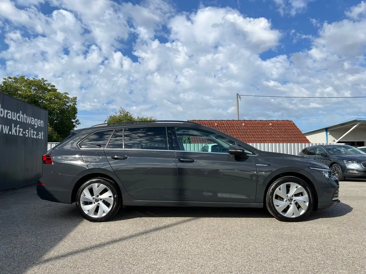 Volkswagen Golf Variant 2,0 TDI Style DSG | NP: €43.600 Grau - 2