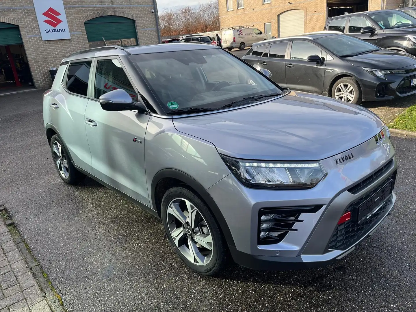 SsangYong Tivoli Tivoli 1.5 T-GDI 2WD Platinum Grau - 2