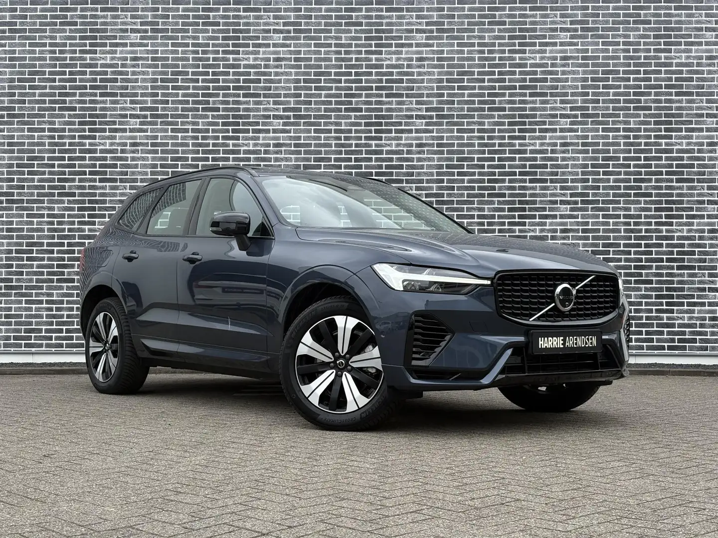 Volvo XC60 2.0 T6 Plug-in hybrid AWD Plus Dark Blauw - 2
