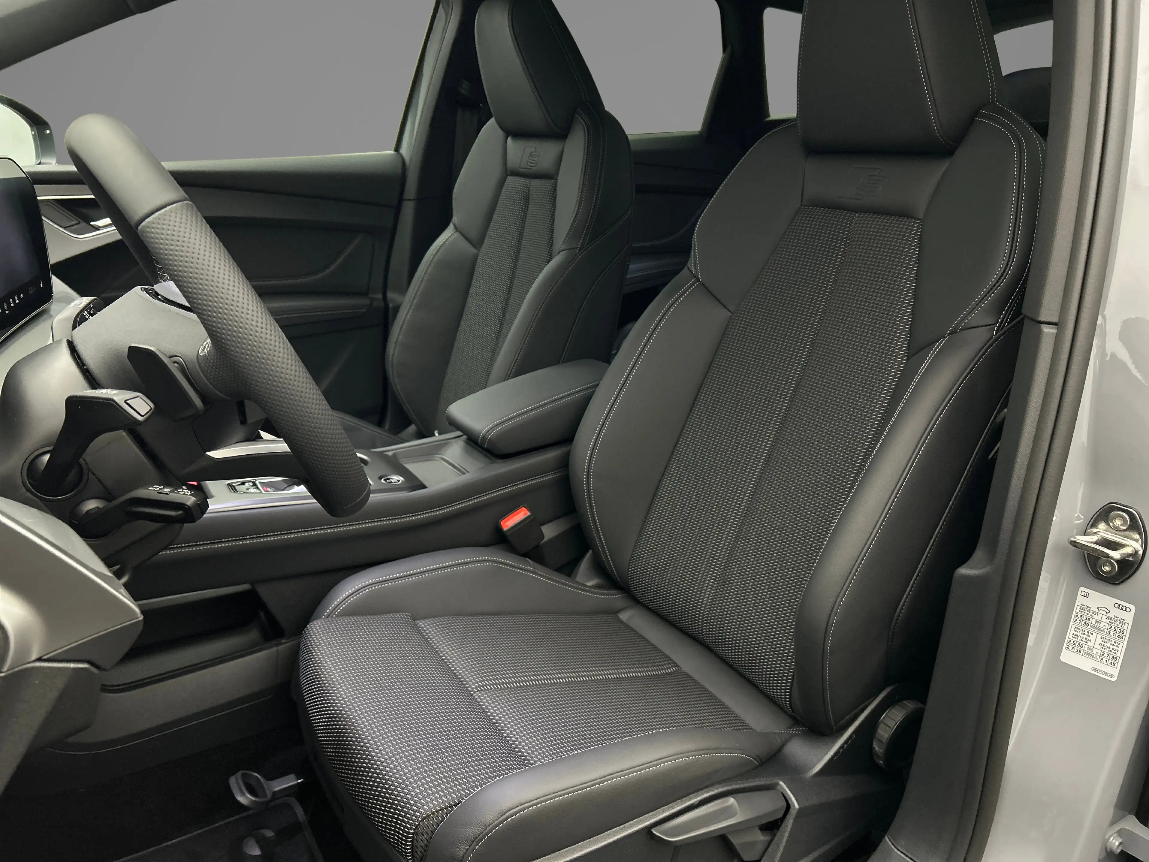 Audi Q4 e-tron e-tron performance 286pk S edition — photo 5