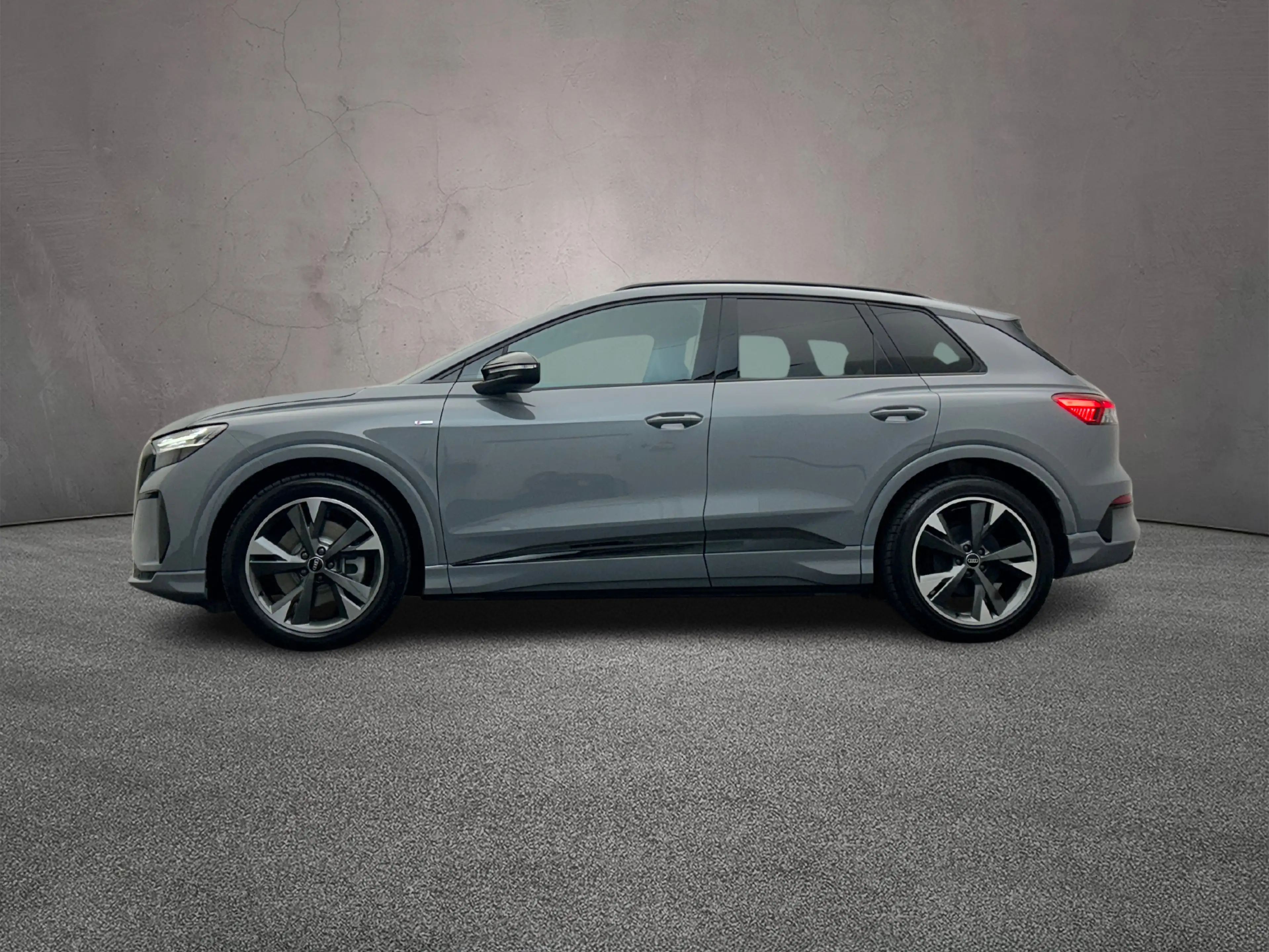 Audi Q4 e-tron e-tron performance 286pk S edition — photo 2