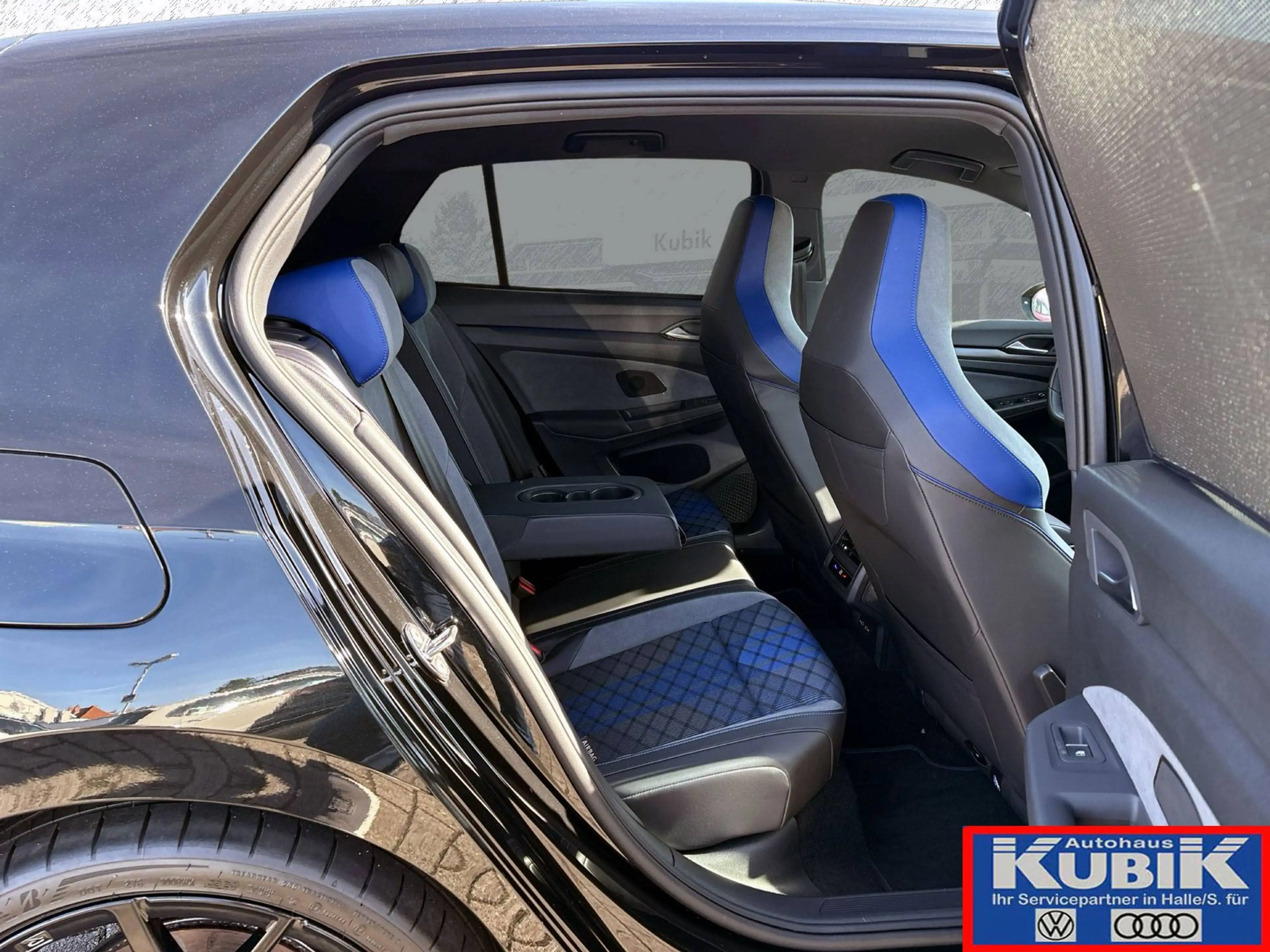 Volkswagen Golf R Golf 8 "R" Performance Black Style 2,0 TSI 4motion DSG — photo 15