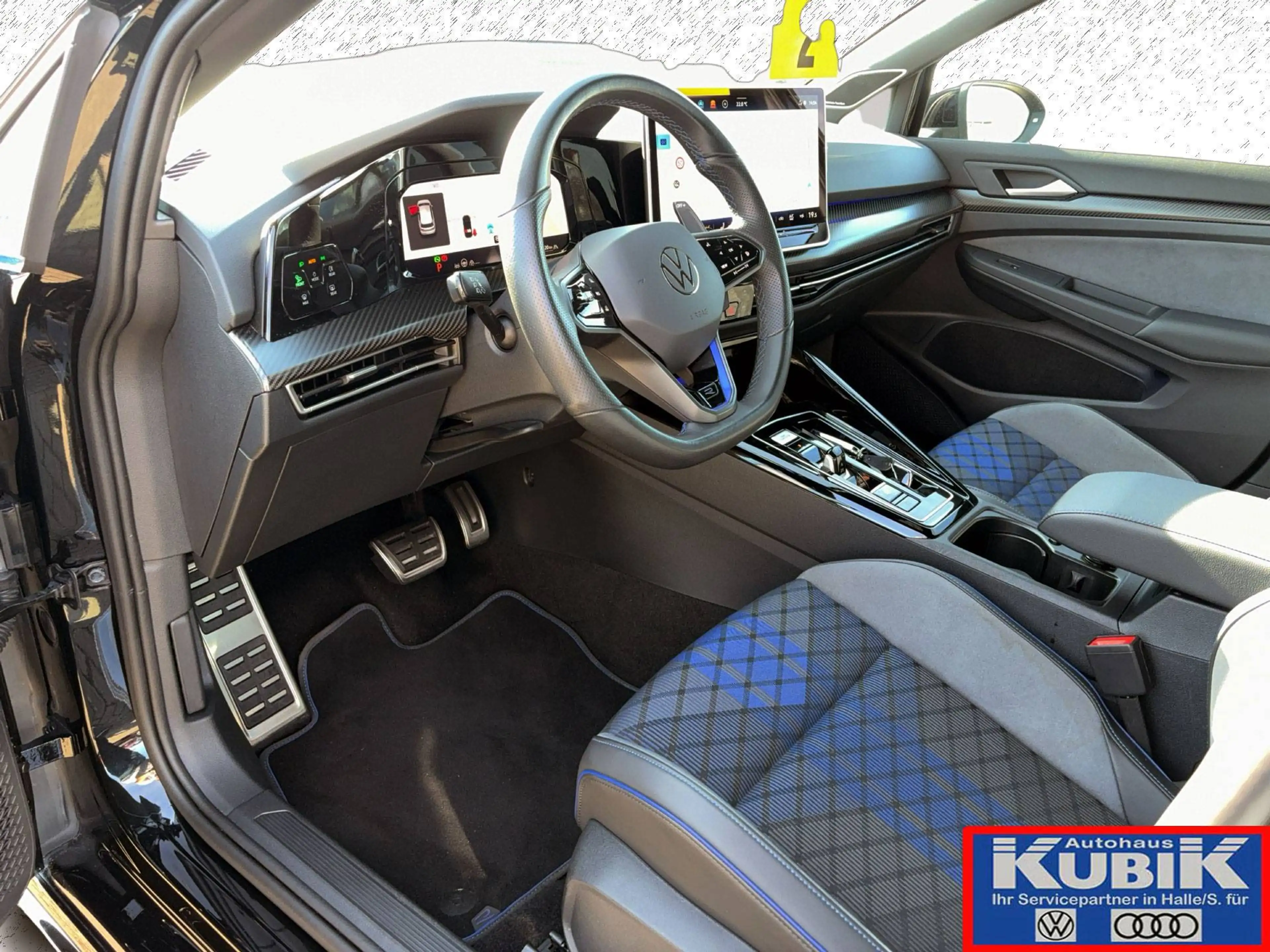 Volkswagen Golf R Golf 8 "R" Performance Black Style 2,0 TSI 4motion DSG — photo 5