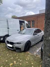 320i