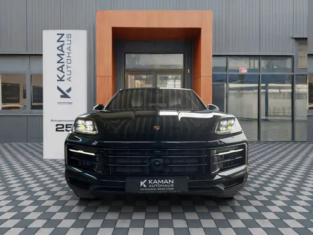 Porsche Cayenne view 2