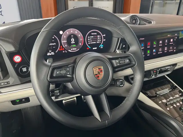 Porsche Cayenne view 9