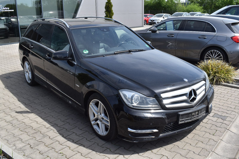 Mercedes-Benz C 300 CDI T 4Matic AMG-line Navi3D~Panorama — photo 3