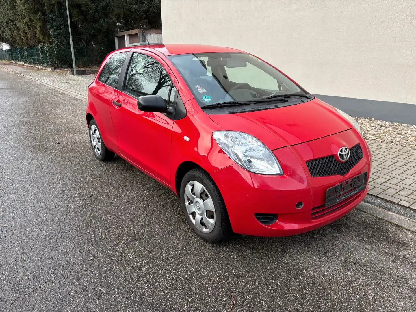 Toyota Yaris Cool 1,0 Benzin Klimaanlage Rot - 1