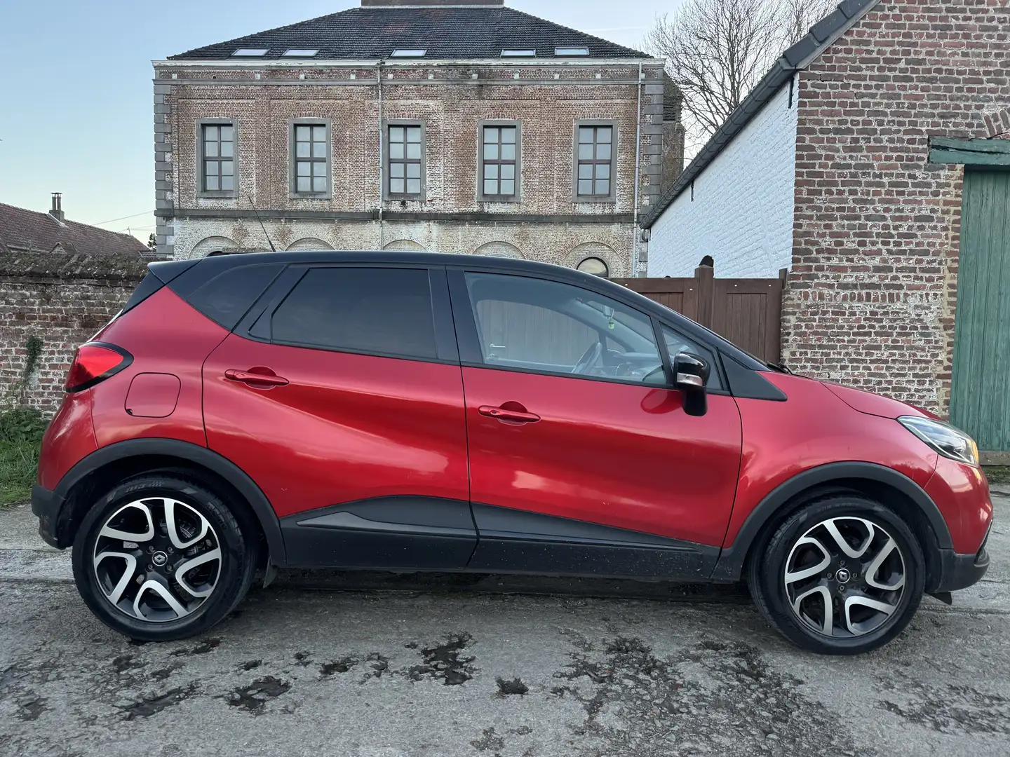 Renault Captur 1.5 dCi Energy Intens EDC *Automatique* Rood - 2