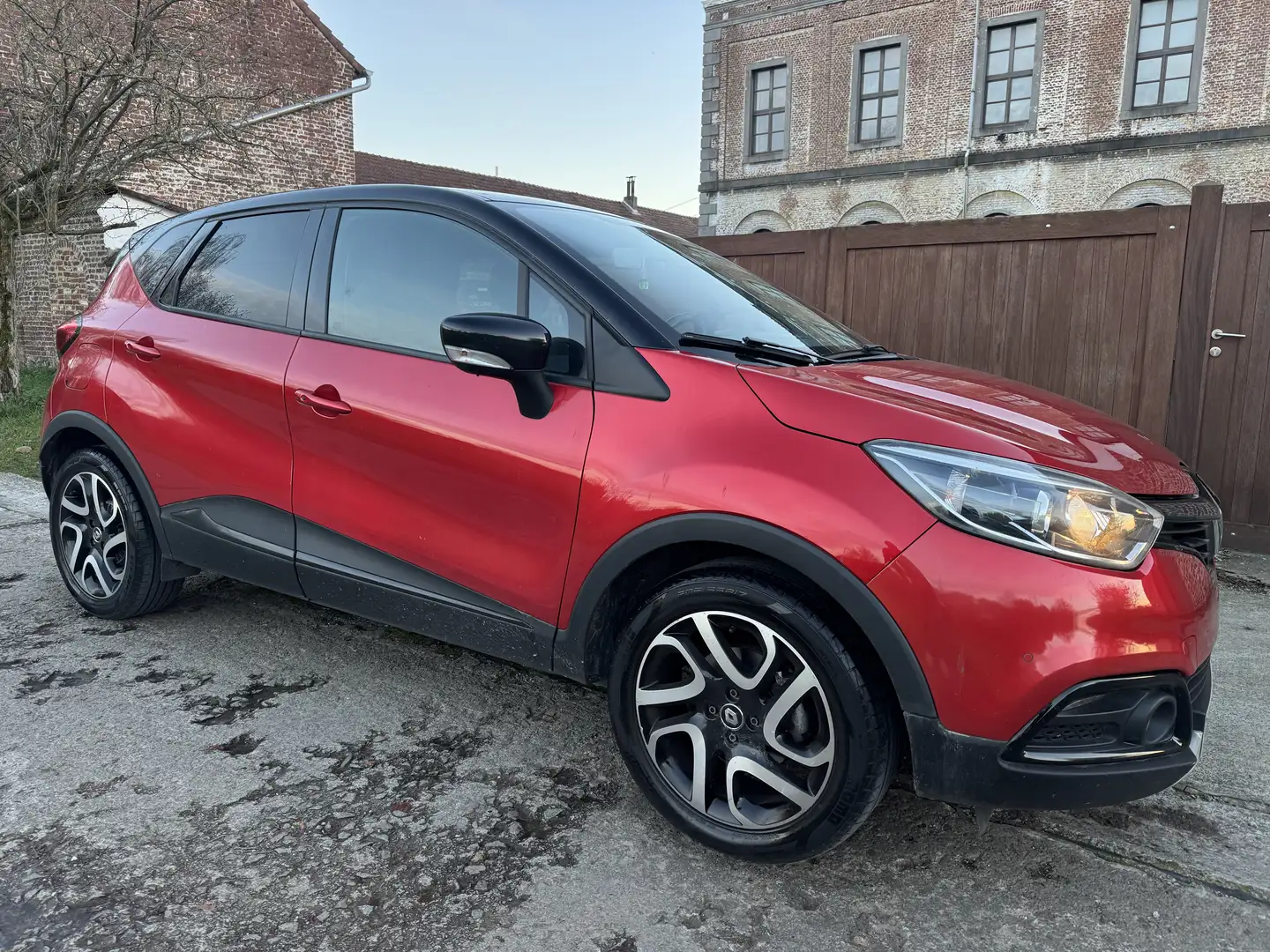 Renault Captur 1.5 dCi Energy Intens EDC *Automatique* Rood - 1