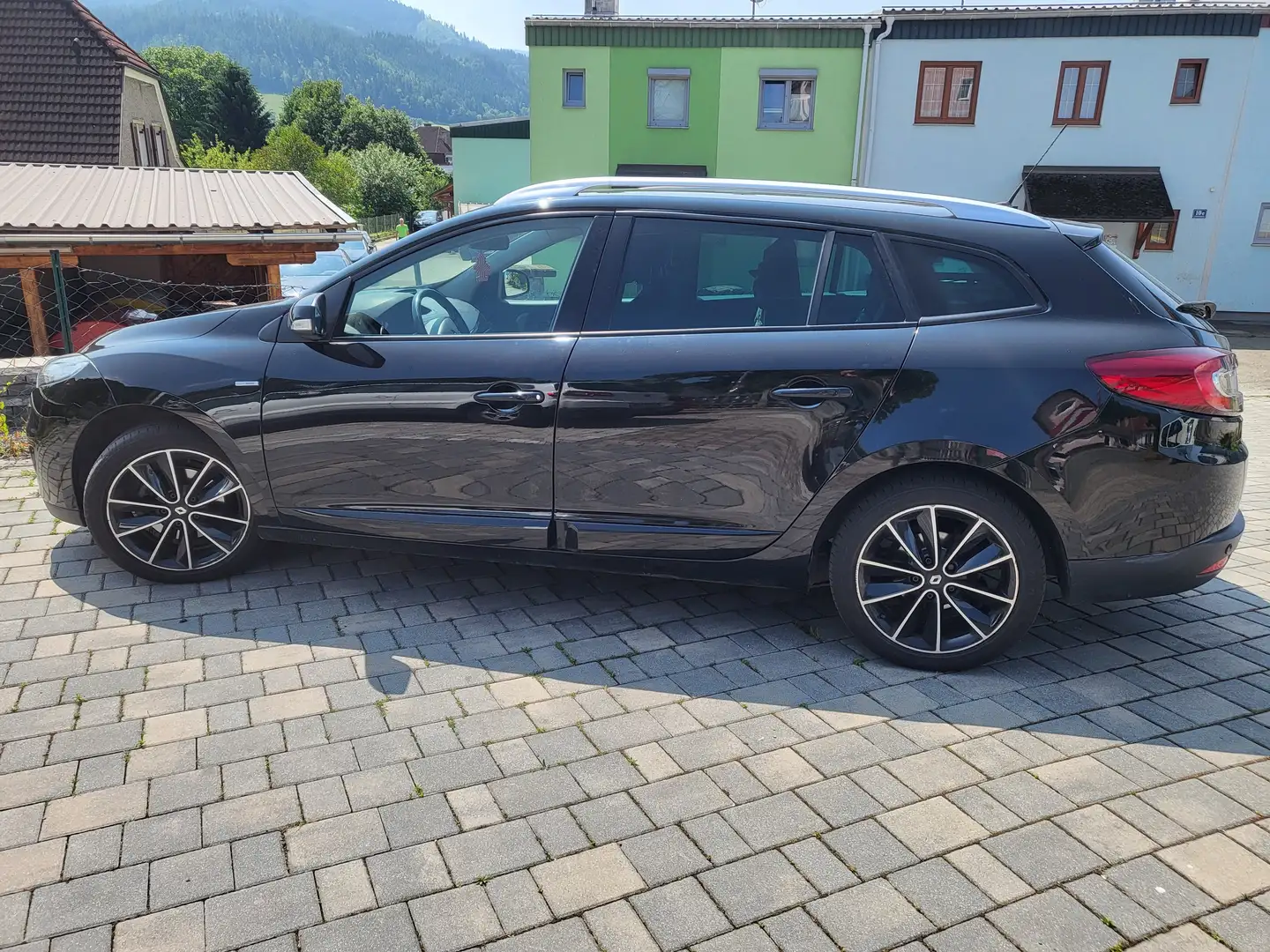 Renault Megane Mégane Grandtour Bose Edition 130 PS Schwarz - 2