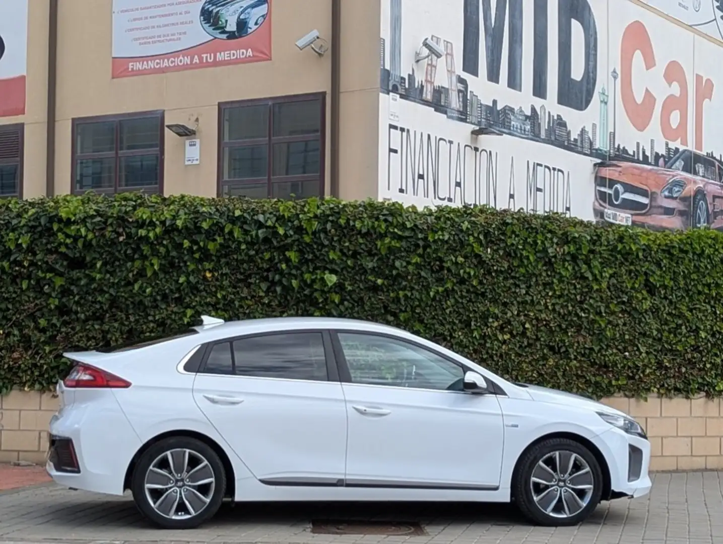 Hyundai IONIQ HEV 1.6 GDI Tecno Blanc - 1