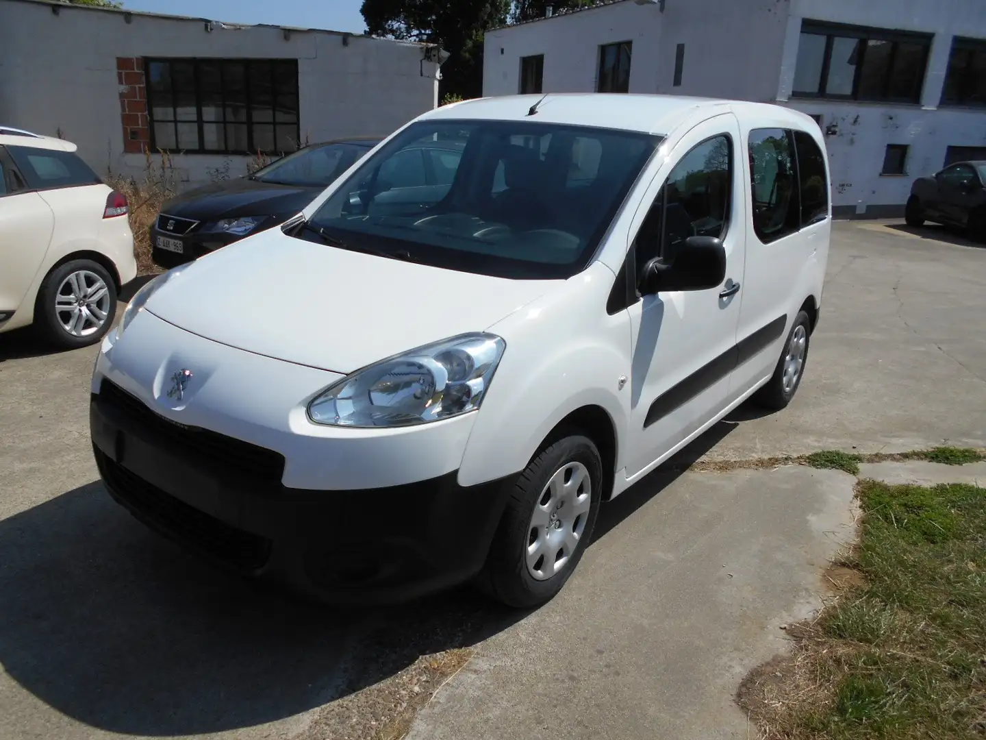 Peugeot Partner Tepee 1.6i  89000 KM GARANTIE  !! GEEN AIRCO !! Wit - 1