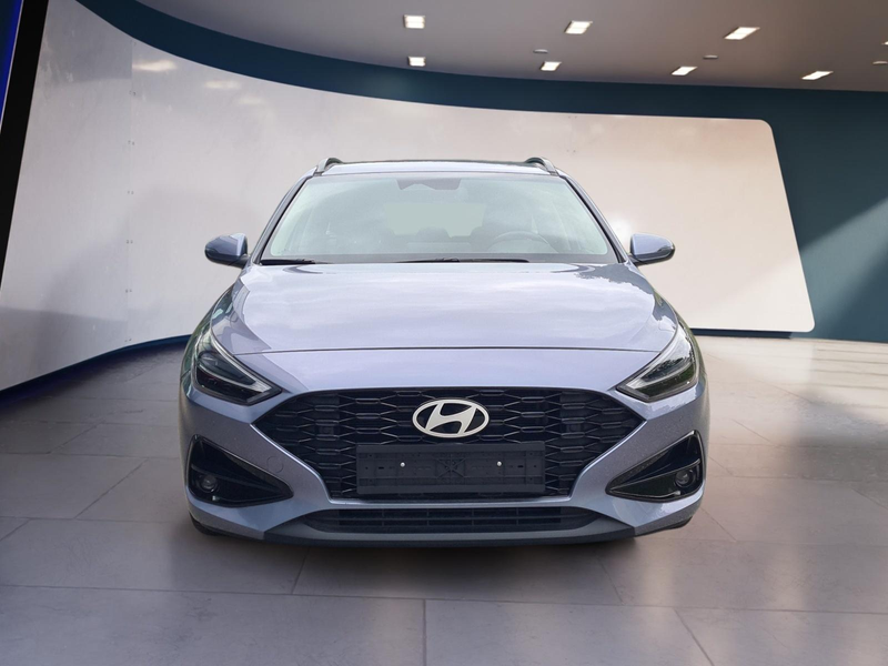 Hyundai i30 Kombi Advantage cw vAHK Navi LED DAB Kamera Win... — photo 2