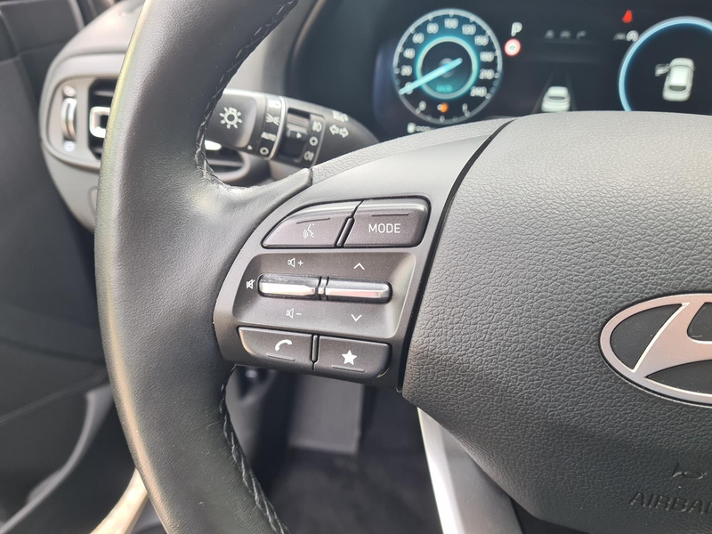 Hyundai i30 Kombi Advantage cw vAHK Navi LED DAB Kamera Win... — photo 14