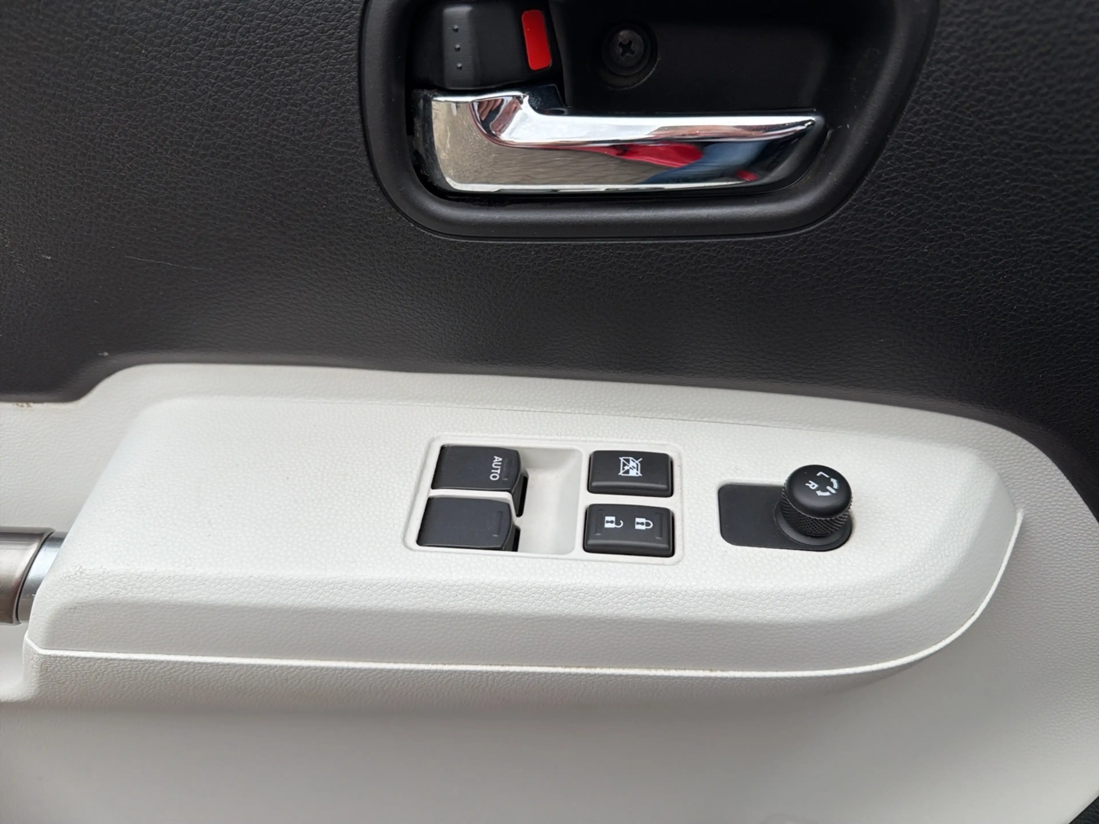 Suzuki Ignis 1.2 90PS Comfort Allgrip 4x4 — photo 16