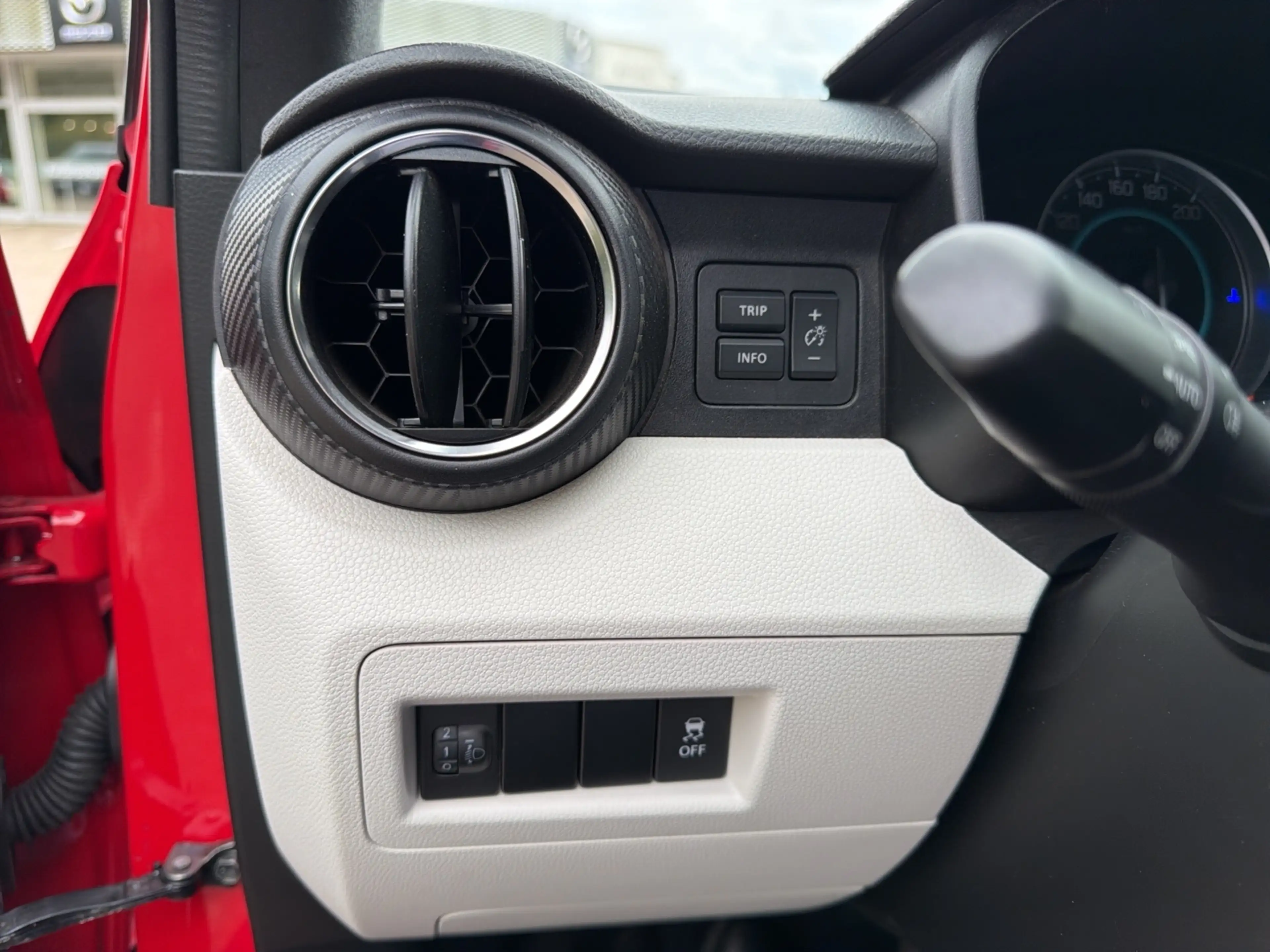 Suzuki Ignis 1.2 90PS Comfort Allgrip 4x4 — photo 15