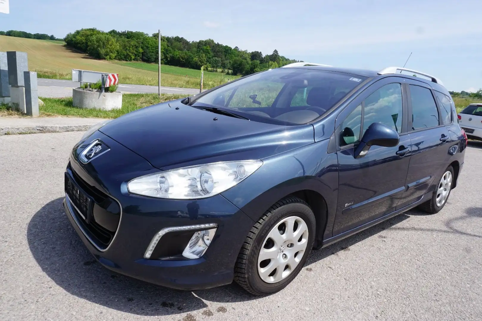 Peugeot 308 SW 1.6 HDi FAP Family Blau - 2