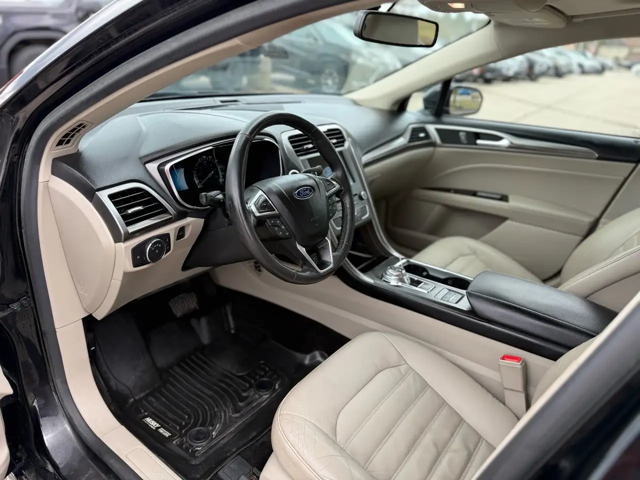 Ford Fusion Energi снимка Ford Fusion Energi