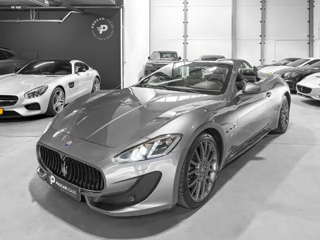 Maserati GranCabrio Maserati GranCabrio Sport 4.7 V8  - Gris métallisé