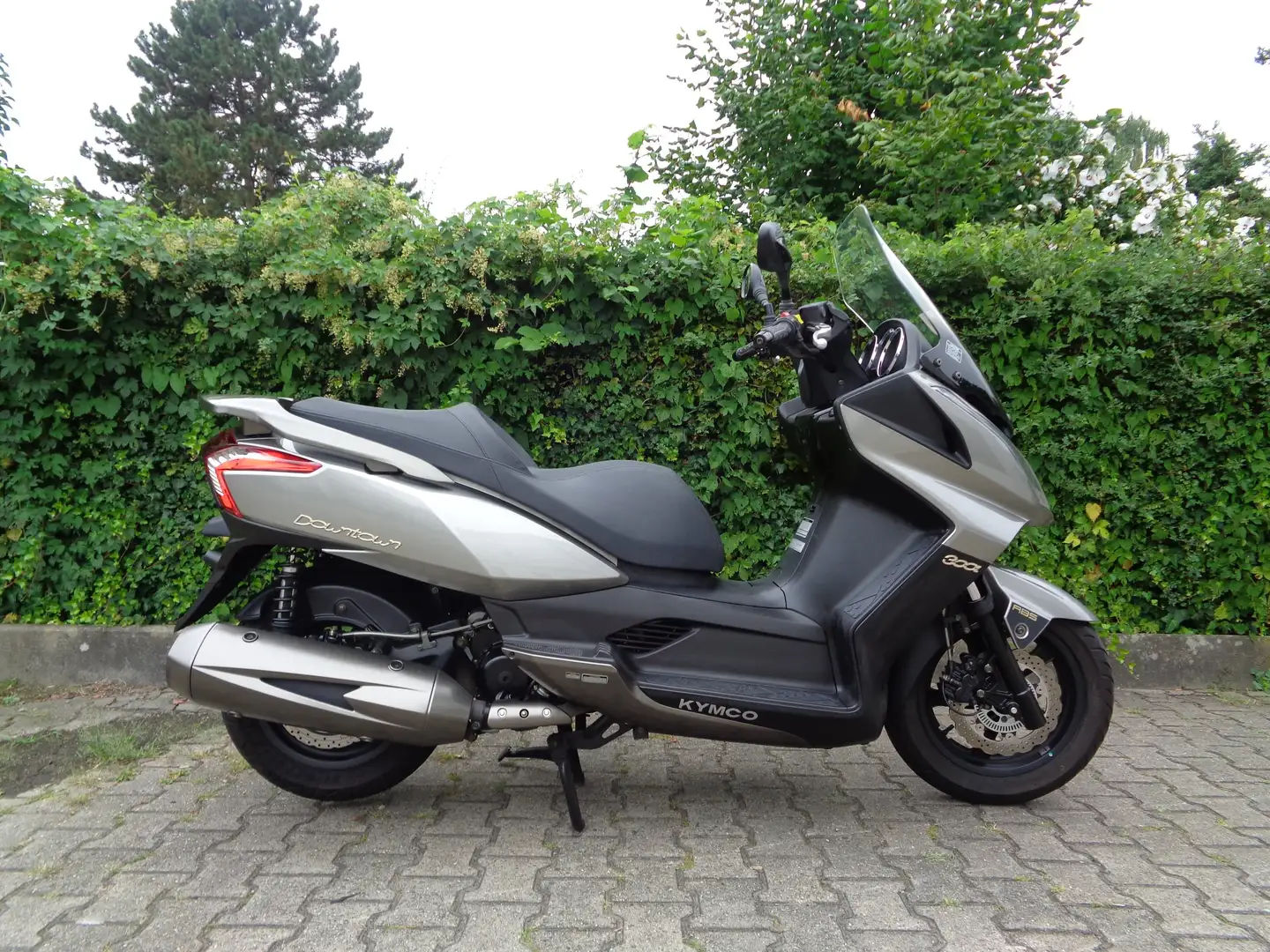 Kymco Downtown 300i ABS Grau - 1