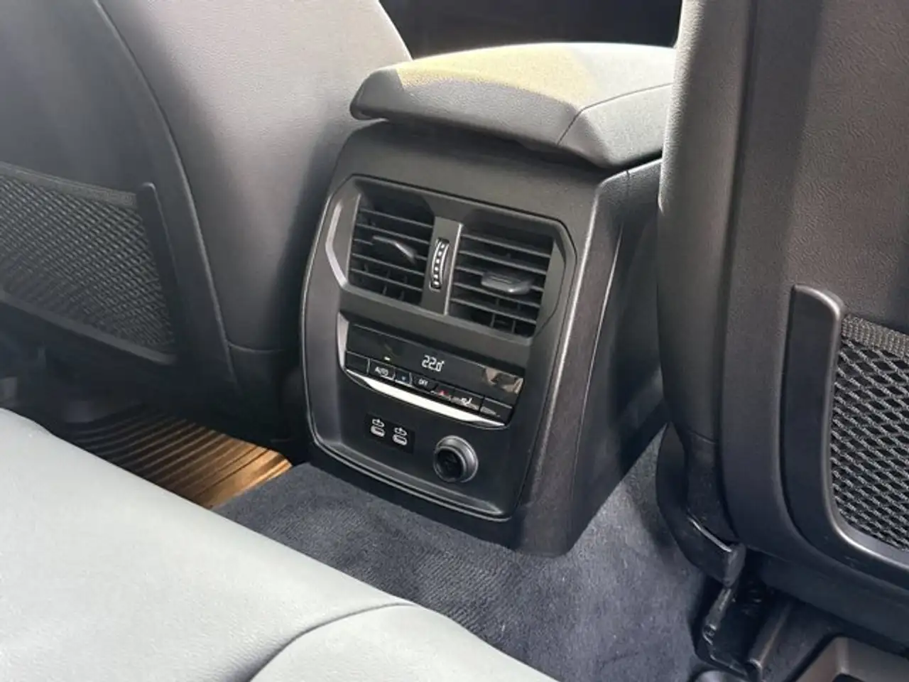 BMW 3 Series photo BMW 3 Series