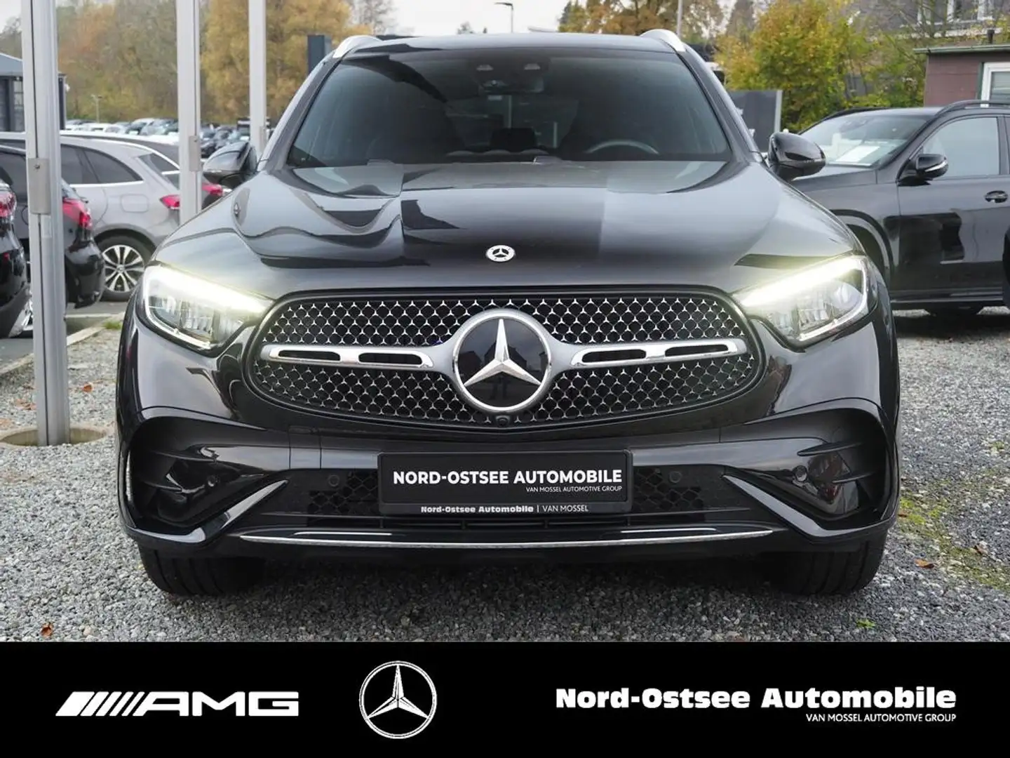 Mercedes-Benz GLC 300 d 4M AMG AHK SHZ LED MBUX KEYLESS-GO Schwarz - 2