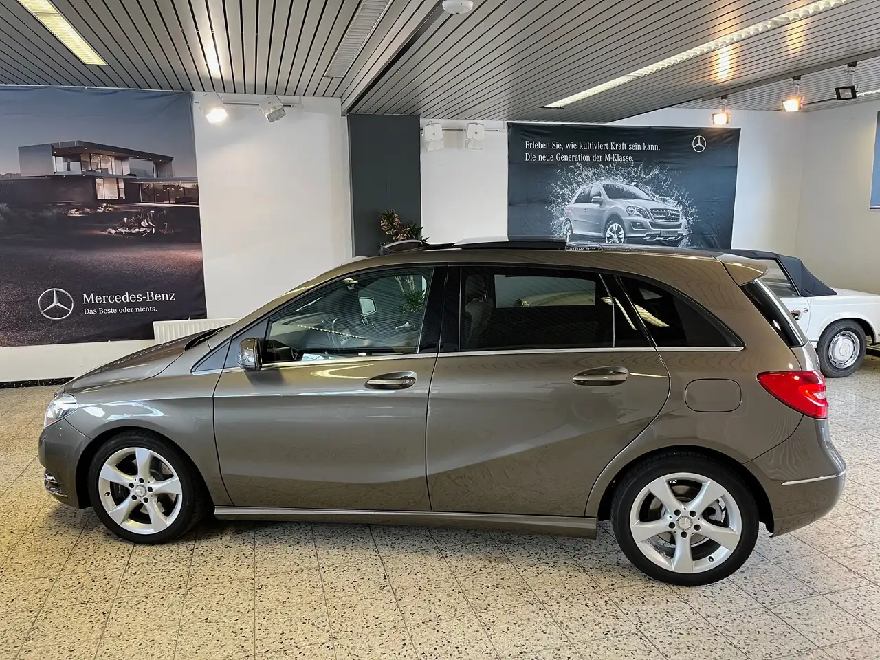 Mercedes-Benz B 220